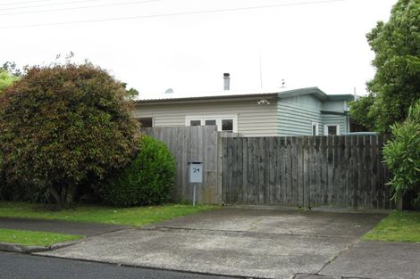 Photo of property in 24 Young Crescent, Drury, 2113