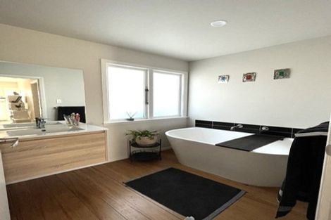 Photo of property in 8 Mckenzie Terrace, Carterton, 5713