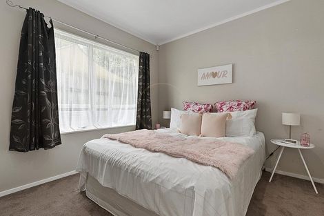 Photo of property in 3 Bernina Place, Weymouth, Auckland, 2103