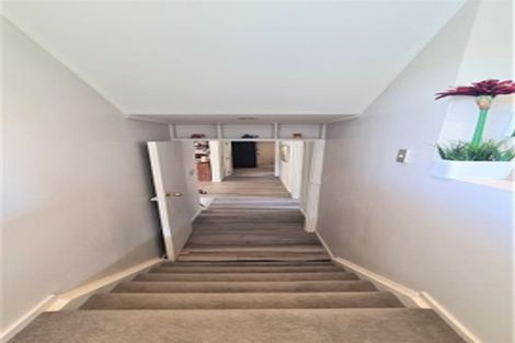 Photo of property in 1/56 Heathcote Road, Castor Bay, Auckland, 0620