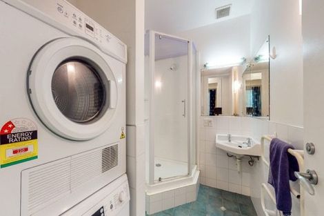 Photo of property in 56 Kelburn Parade, Kelburn, Wellington, 6012