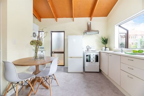 Photo of property in 2/179 Blockhouse Bay Road, Avondale, Auckland, 0600