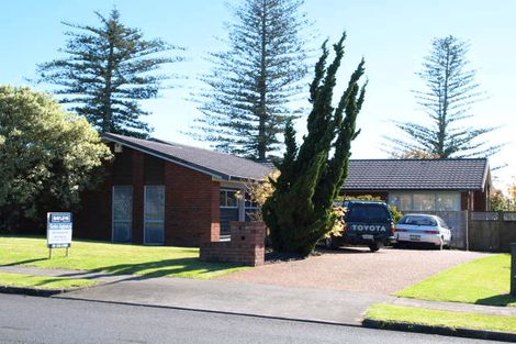 Photo of property in 25 Orangewood Drive, Northpark, Auckland, 2013