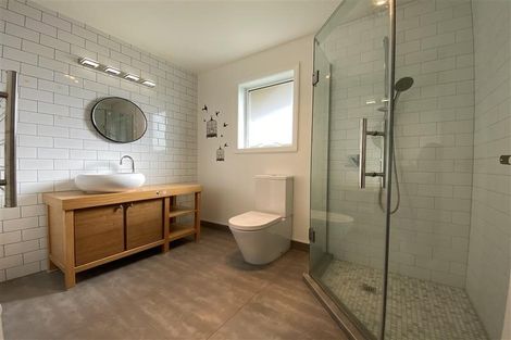 Photo of property in 11a Bank Street, Hillcrest, Auckland, 0627