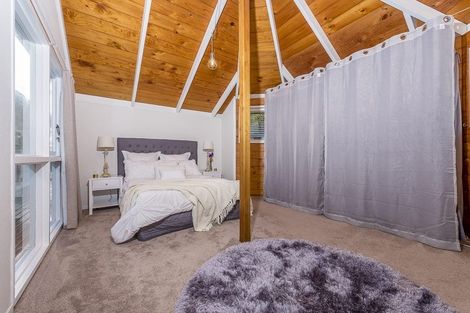 Photo of property in 18 Easter Parade, Glen Eden, Auckland, 0602