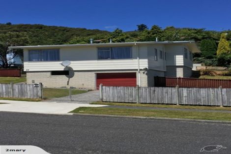Photo of property in 24 Antrim Crescent, Wainuiomata, Lower Hutt, 5014