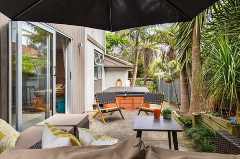 Photo of property in 2/26 Penning Road, Castor Bay, Auckland, 0620