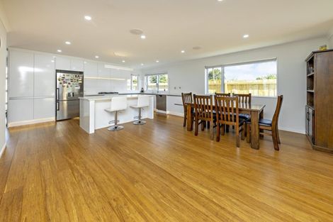 Photo of property in 9 Kotuku Crescent, Takanini, 2112