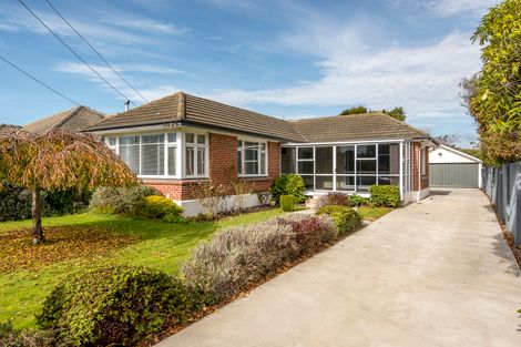 Photo of property in 16 Coopers Road, Dallington, Christchurch, 8061