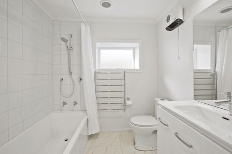 Photo of property in 209 Devon Street West, New Plymouth, 4310