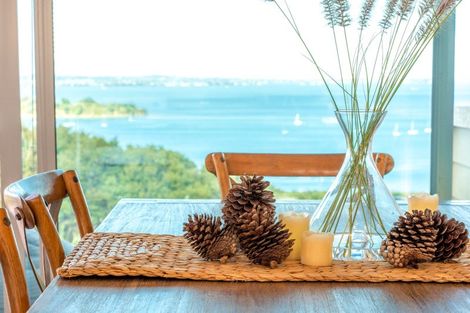 Photo of property in 50 Carsons Road, Waiheke Island, 1971