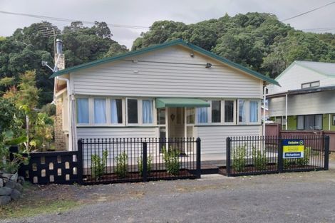Photo of property in 4 Tatahi Street, Te Puru, Thames, 3575