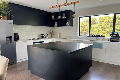 Photo of property in 5 Libertia Lane, Orewa, 0931