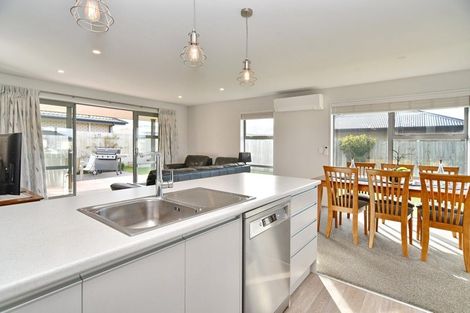 Photo of property in 2 Grasmere Close, Rangiora, 7400