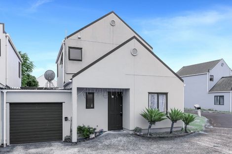Photo of property in 10 Blumhardt Place, Avondale, Auckland, 1026
