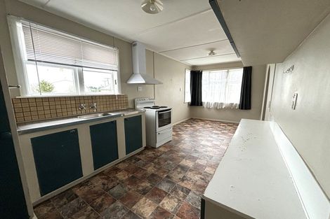 Photo of property in 27 Goldsmith Crescent, Levin, 5510