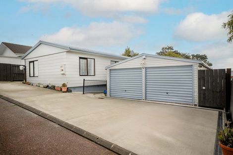 Photo of property in 1/13 Madigan Place, Glendene, Auckland, 0602