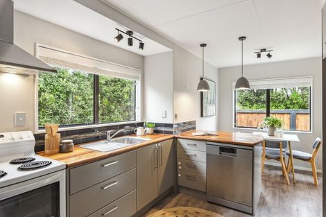 Photo of property in 6 Jane Street, Waikanae Beach, Waikanae, 5036