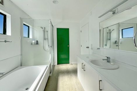 Photo of property in 2/122 Taupo View Road, Taupo, 3330