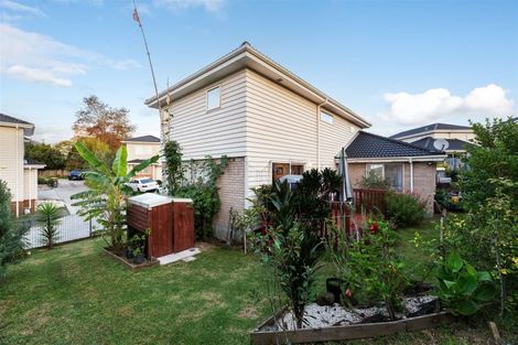 Photo of property in 2 Manatu Lane, Kelston, Auckland, 0602