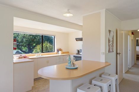 Photo of property in 172 Tutere Street, Waikanae Beach, Waikanae, 5036