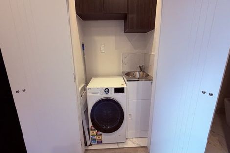 Photo of property in 4/47 Beach Road, Te Atatu Peninsula, Auckland, 0610