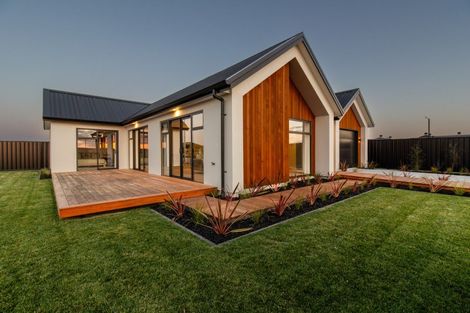 Photo of property in 104 Eriksen Road, Te Awa, Napier, 4110