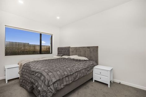 Photo of property in 2 Barrique Road, Kumeu, 0810