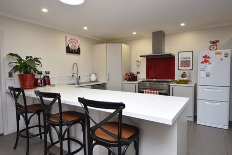 Photo of property in 7 Tararua Crescent, Carterton, 5713