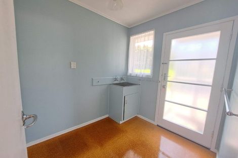 Photo of property in 5 South Pacific Place, Henderson, Auckland, 0612