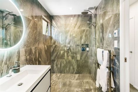 Photo of property in 63 Lynn Road, Bayview, Auckland, 0629