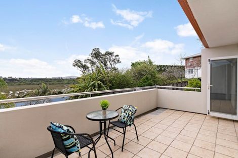 Photo of property in 1/48a Exmouth Road, Northcote, Auckland, 0627