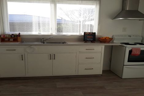 Photo of property in 4/9 Curletts Road, Sockburn, Christchurch, 8042