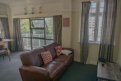 Photo of property in Elms Court Flats, 2/367 The Terrace, Te Aro, Wellington, 6011