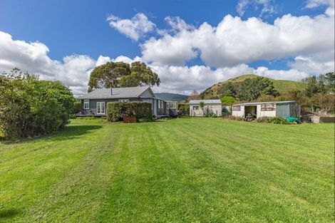 Photo of property in 121 North Manakau Road, Manakau, 5573