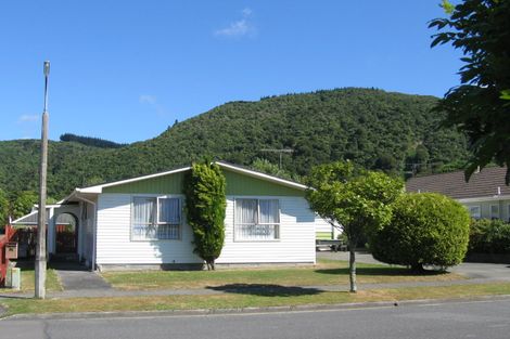 Photo of property in 10 Amber Grove, Birchville, Upper Hutt, 5018