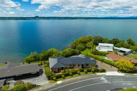 Photo of property in 809 Acacia Bay Road, Acacia Bay, Taupo, 3330