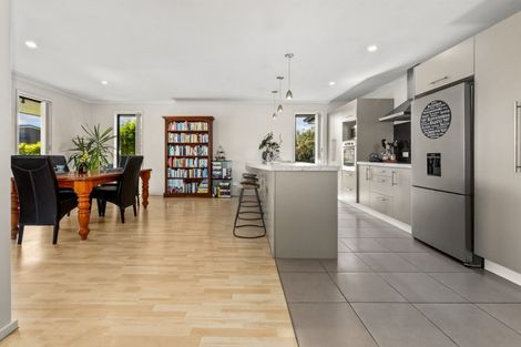 Photo of property in 1 Simpson Crescent, Raumati Beach, Paraparaumu, 5032