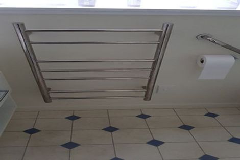 Photo of property in 38a Sunnynook Road, Sunnynook, Auckland, 0620