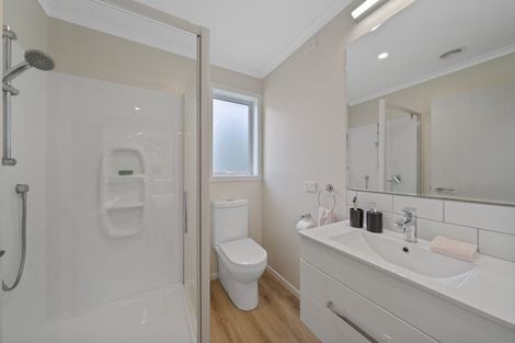 Photo of property in 49a Raroa Terrace, Tawa, Wellington, 5028