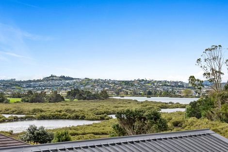 Photo of property in 19 Odlin Lane, Red Beach, 0932