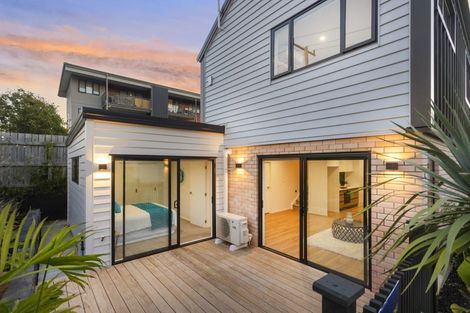 Photo of property in 40a Nikau Street, New Lynn, Auckland, 0600