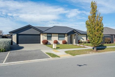 Photo of property in 74a Shillingford Boulevard, Rolleston, 7615