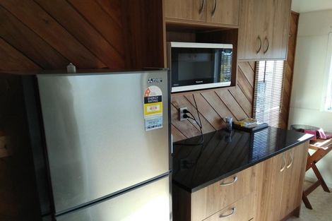 Photo of property in 492 Blockhouse Bay Road, Blockhouse Bay, Auckland, 0600