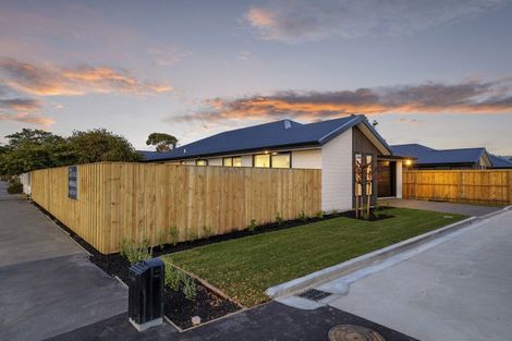 Photo of property in 464a Bower Avenue, Parklands, Christchurch, 8083