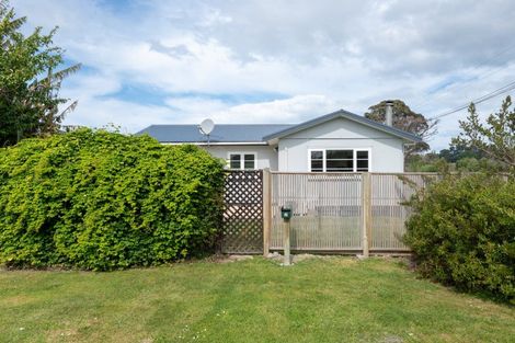 Photo of property in 2 Leyland Road, Te Awanga, 4102