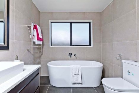 Photo of property in 30 Para Close, Fairview Heights, Auckland, 0632