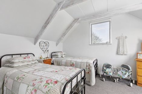 Photo of property in 6 Portland Street, Welcome Bay, Tauranga, 3112