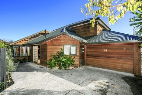 Photo of property in 2/76 Norwood Road, Bayswater, Auckland, 0622