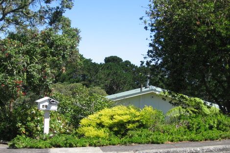 Photo of property in 41 Teal Crescent, Beach Haven, Auckland, 0626